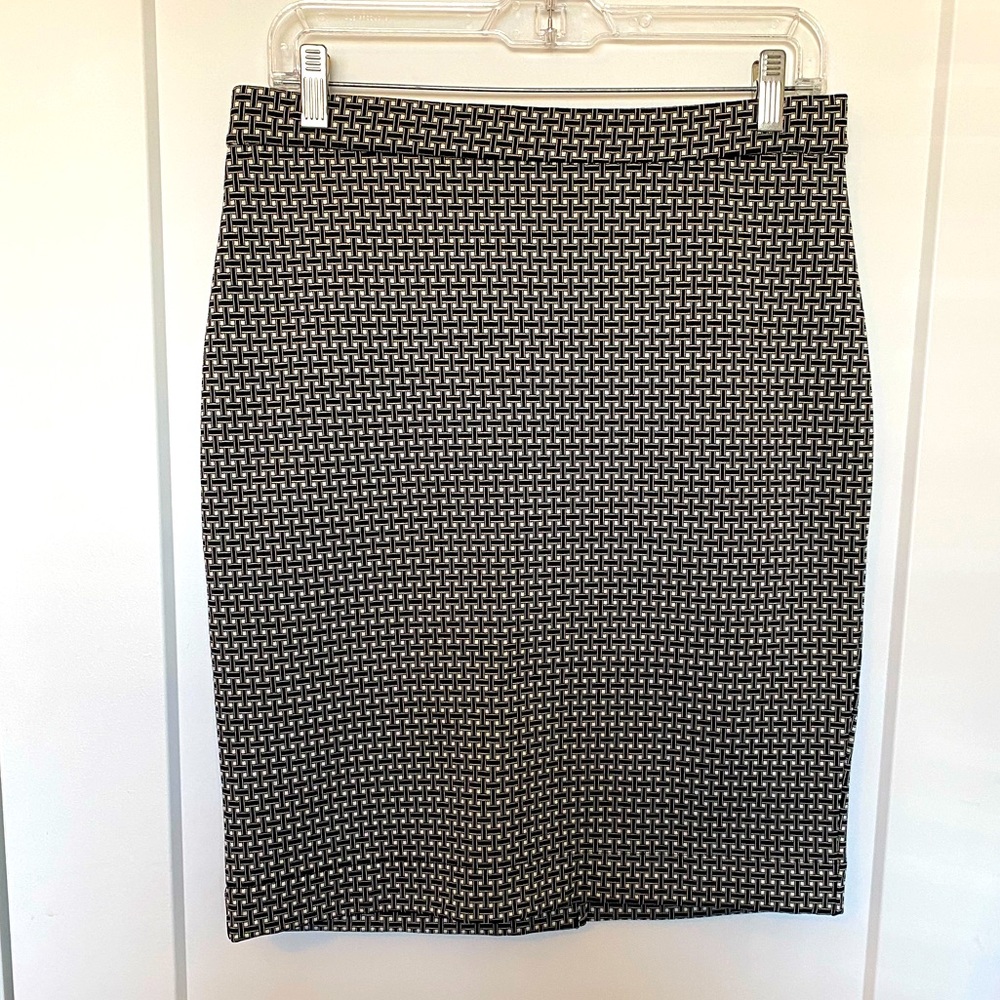 Like New! A go to work piece. Classy and bold.  Ann Taylor MP
